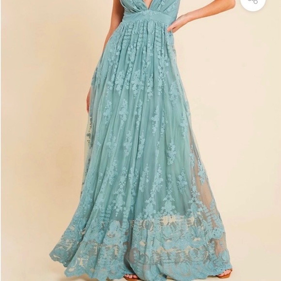 Wishlist Apparel Lace Maxi Dress - Picture 2 of 9